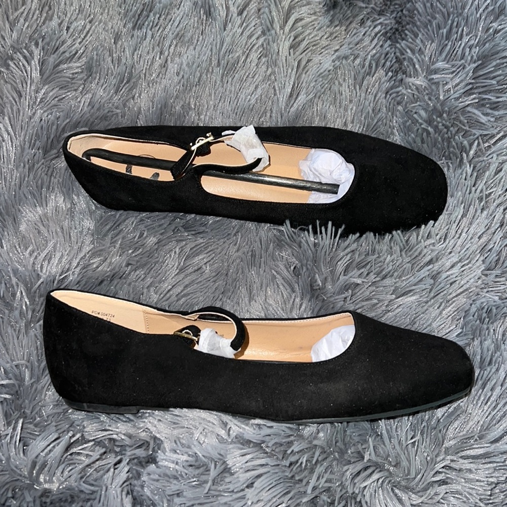 Journee collection flats